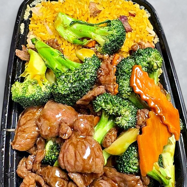 Best C13. Beef with Broccoli Combination Platter in Philadelphia, PA