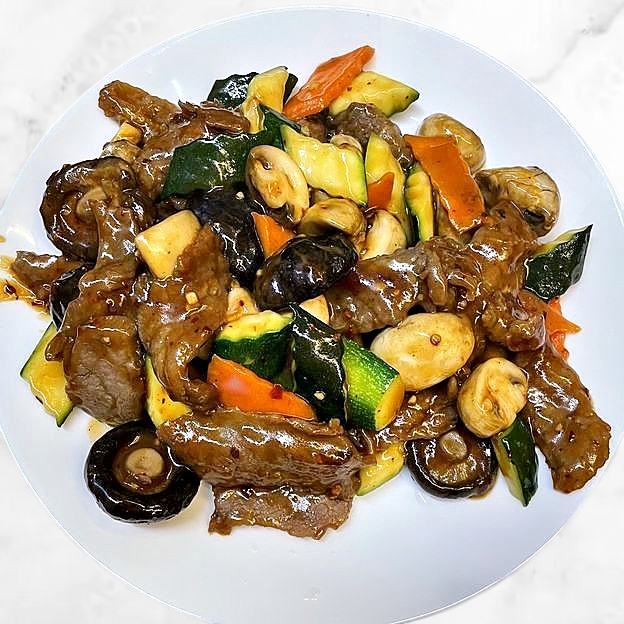 Best G13 雙菇牛 Spicy double mushrooms beef in South San Francisco, CA
