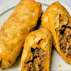 Best 牛肉芝士春卷 Beef Cheese Egg Roll in Waterloo, IA