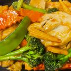 Best Chicken or Beef w. Garlic Sauce in Wallingford, CT