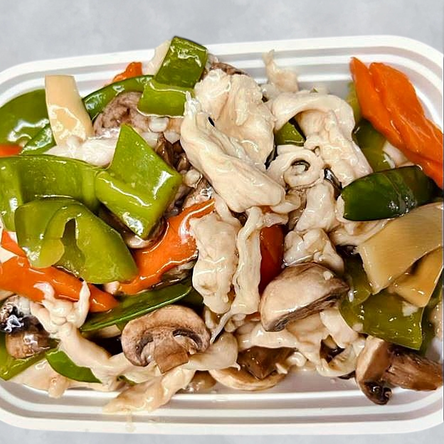 Best Moo Goo Gai Pan蘑菇鸡片 in Greenville, SC