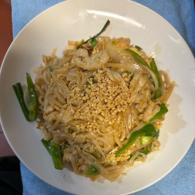 Best Chicken Pad Thai Noodle in Stratford, CT