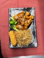 Best Sesame Chicken (Lunch) in Highwood, IL