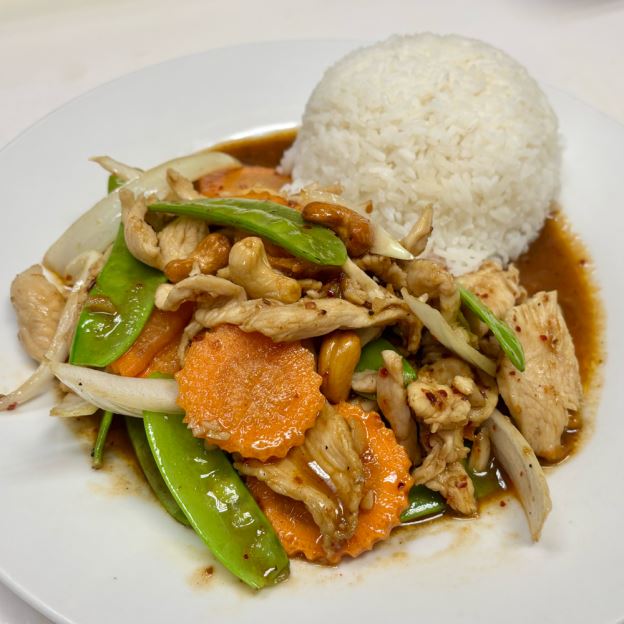 Best Cashew Nuts - Him-Ma-Parn Lunch Special in Rancho Cordova, CA