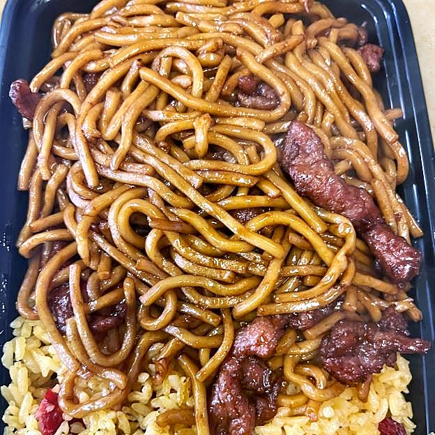 Best Beef Lo Mein Combo Platter in Fairview, NJ