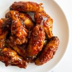 Best Chicken Wings w. Garlic Sauce in Berlin, MD