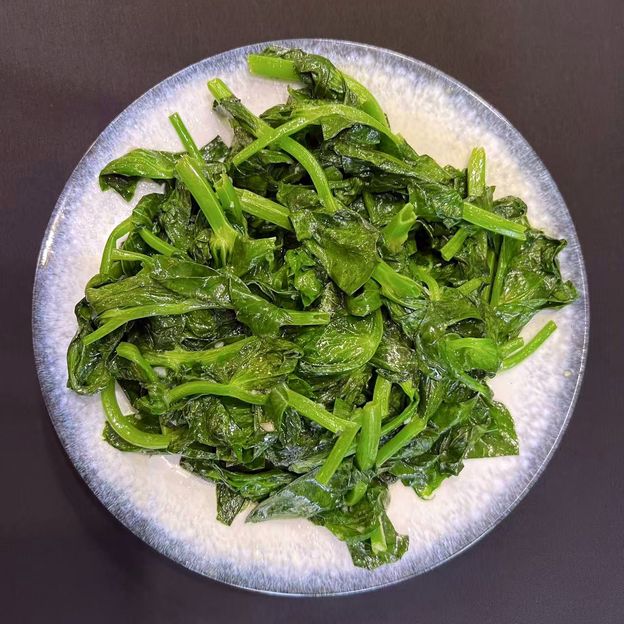 Best Stir-fried Snow Pea Leaves (Garlic) in New York, NY