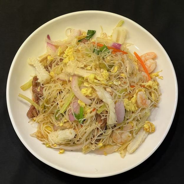 Best Xiamen Rice Noodle w. Pickled Cabbage Squid Shrimp Chicken Beef in New York, NY