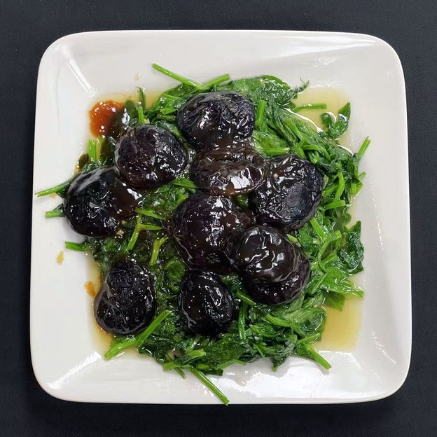 Best Stir-fried Snow Pea Leaves (Mushrooms) in New York, NY