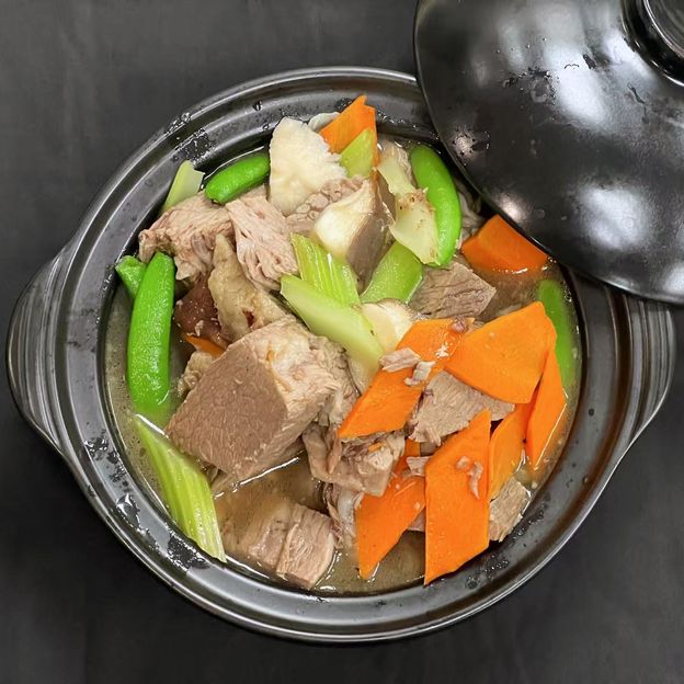 Best Beef Brisket Clay Pot (Supreme Broth) in New York, NY