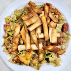 Best Spicy Penut Crispy Chicken Salad (Chef's Special) in Shrewsbury, MA