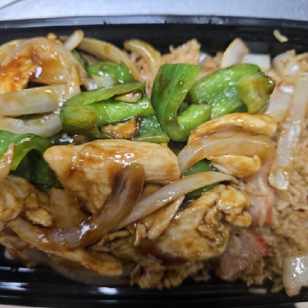 Best Pepper Chicken w. Onion (Dinner Combo) in Manchester, CT