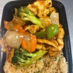 Best L21. Chicken w. Garlic Sauce in Grove City, OH
