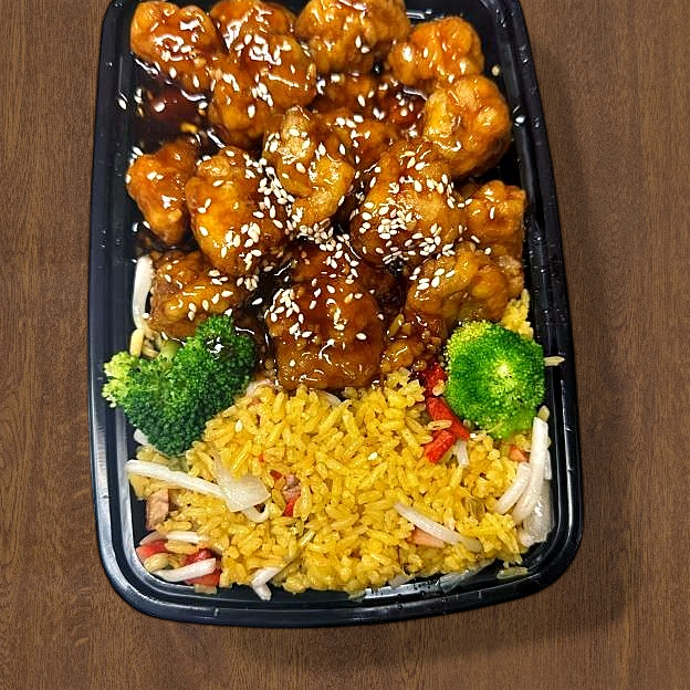 Best C9. Sesame Chicken Combo Platter in Bethlehem, PA