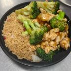 Best Chicken with Broccoli (Lunch)午-芥蓝鸡 in Levittown, NY