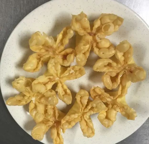 Best Fried Crab Meat Rangoon (8) in Springfield, TN