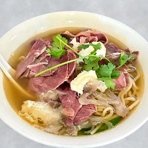 Best Braised Beef Variety Noodle Soup（with spiced beef shank, beef tendon & tripe )五香牛杂面/粉 in San Francisco, CA
