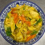 Best Curry Chicken 咖喱鸡(午) in Bethlehem, PA