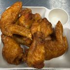 Best Chicken Wings (8) in Streamwood, IL