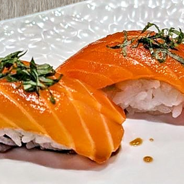 Best Smoked Sake Nigiri Sushi in San Francisco, CA