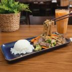 Best Pad Se-Ew Lunch Special in Costa Mesa, CA