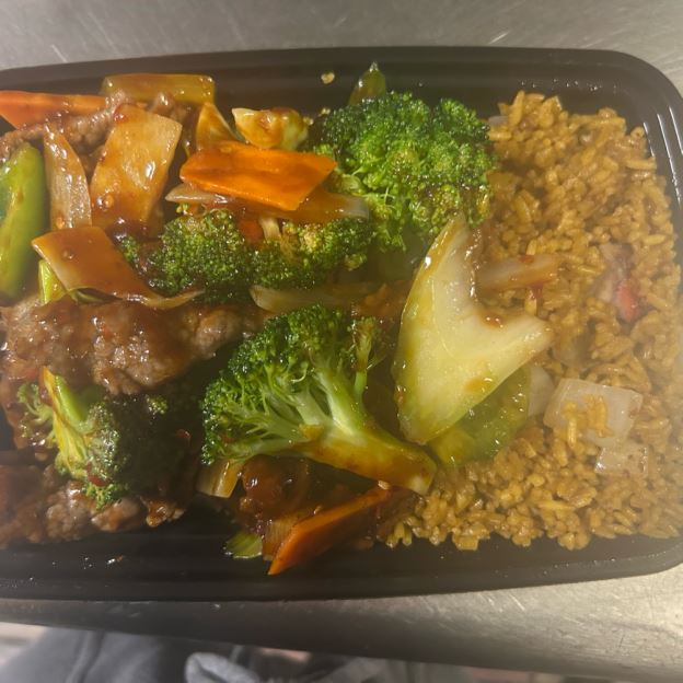 Best Sa Cha Beef (Combo Platter) in Maryland Heights, MO