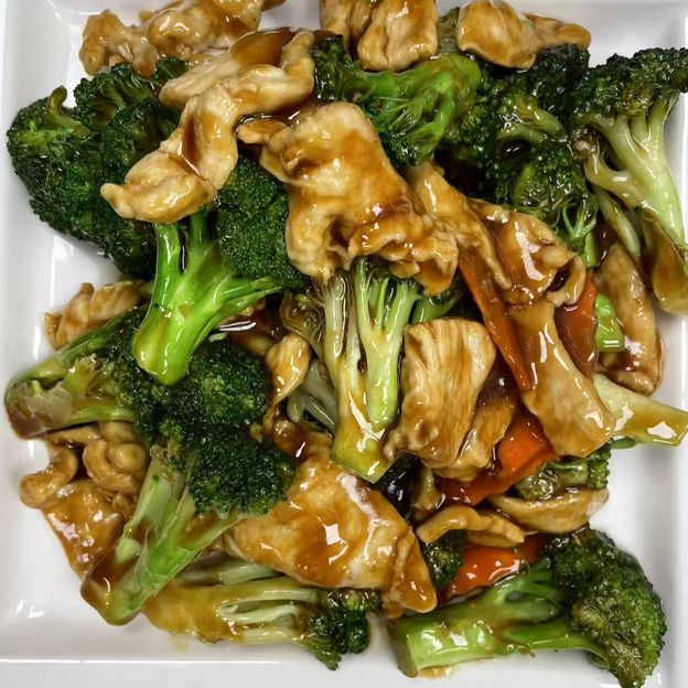 Best Chicken W. Broccoli in Brownfield, TX