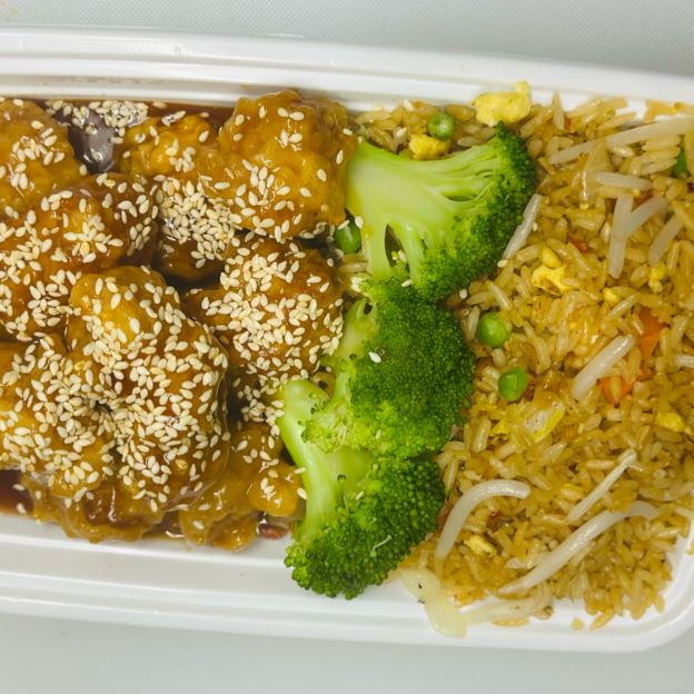Best Sesame Chicken (Combo Plate) 芝麻鸡(组合） in Brookville, IN
