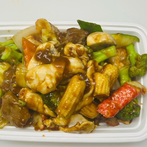 Best Happy Family 全家福 in Brookville, IN