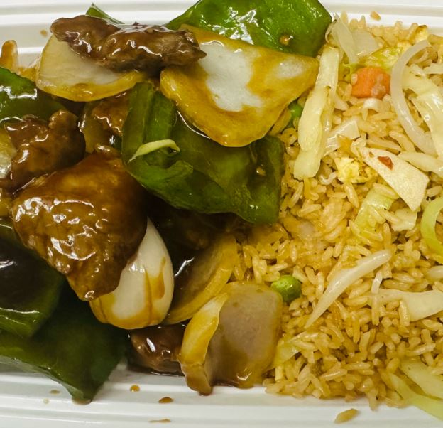 Best Pepper Steak with Onion (Combo Plate) 青椒牛(组合） in Brookville, IN