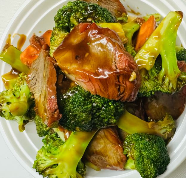 Best Roast Pork with Broccoli 芥兰叉烧 in Brookville, IN