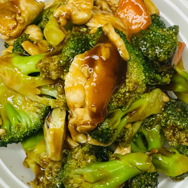 Best Chicken with Broccoli (Combo Plate) 芥兰鸡(组合） in Brookville, IN