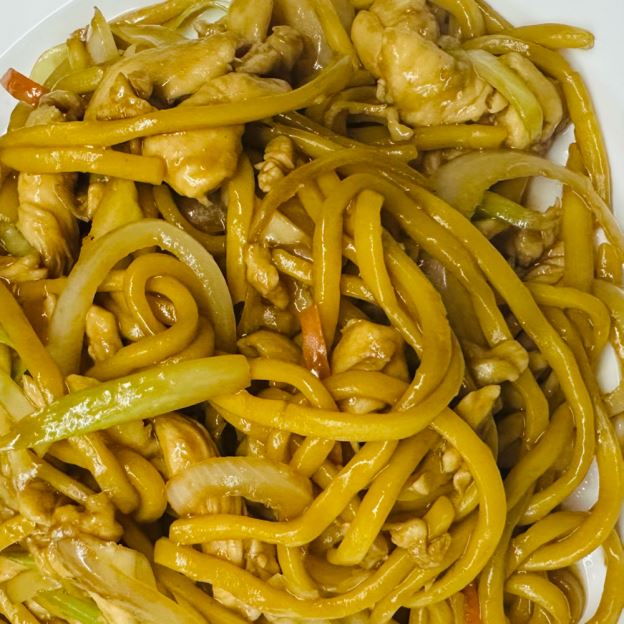 Best Chicken Lo Mein (Combo Plate) 鸡捞面(组合） in Brookville, IN