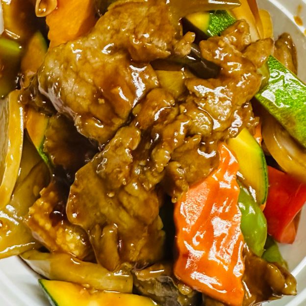 Best Hot & Spicy Beef (Combo Plate) 干烧牛(组合） in Brookville, IN
