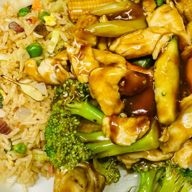 Best Chicken w. Mixed Vegetable (Combo Plate) in Brookville, IN