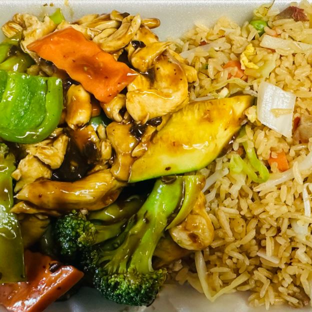 Best Hunan Chicken (Combo Plate) in Brookville, IN