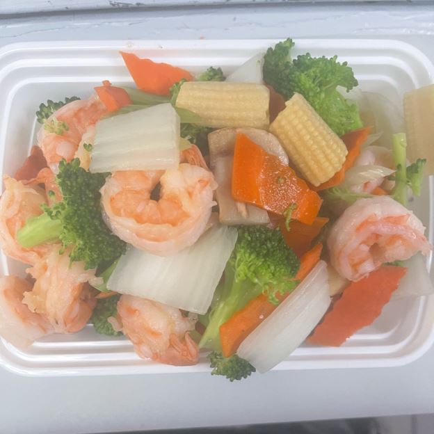 Best Steamed Shrimp w. Mixed Veg in Ridgewood, NY