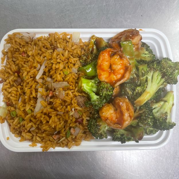 Best Shrimp w. Broccoli in Ridgewood, NY