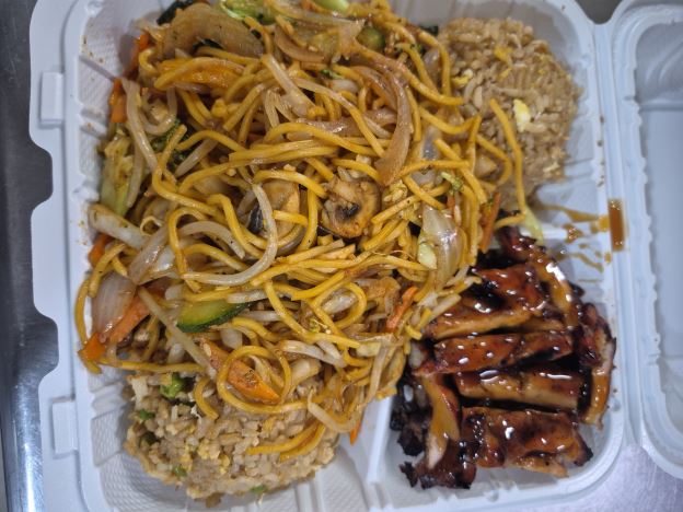 Best Chicken & Vegetables Chow Mein in Belfair, WA