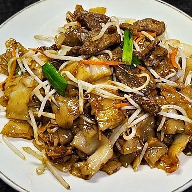 Best Traditional Sauteed Beef Chow Fun in Riverbank, CA