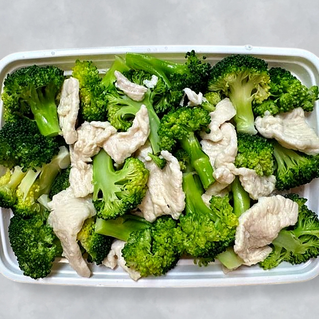 Best D4. Steamed Chicken w. Broccoli in New York, NY