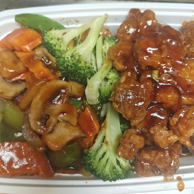 Best 龍鳳配 Dragon & Phoenix in Pekin, IL