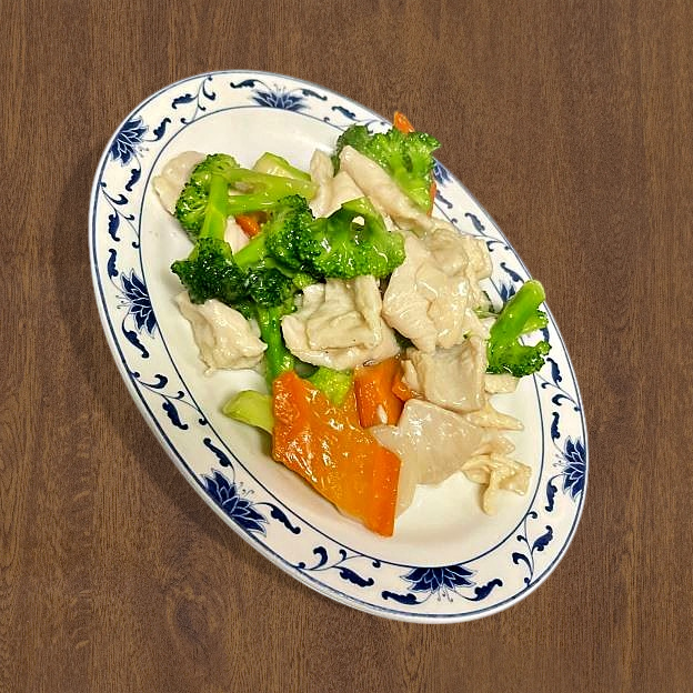 Best Chicken w. Broccoli 芥兰鸡 in Highland, IL