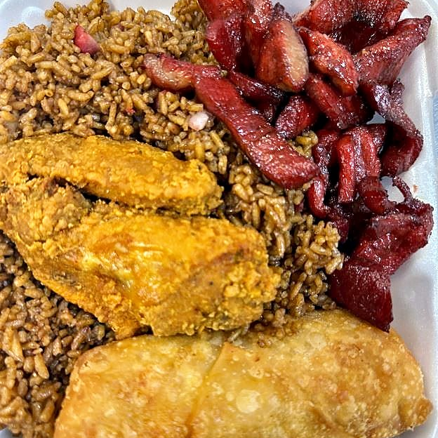 Best L28.无骨排，春卷，鸡翅，叉烧炒饭 Boneless Spare Ribs. Egg Roll. Chicken Wings. Pork FR in Southbridge, MA