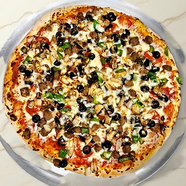 Best Deluxe Pizza in Oak Park, MI