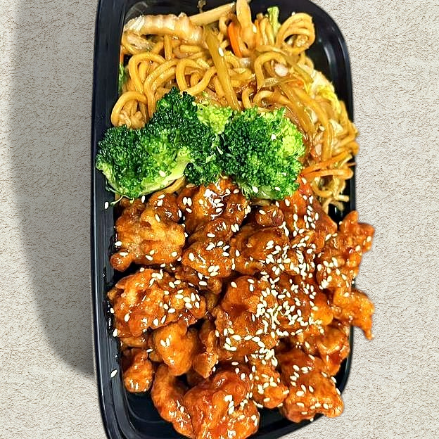 Best Sesame Chicken 芝麻鸡 （Combo） in Baldwinsville, NY