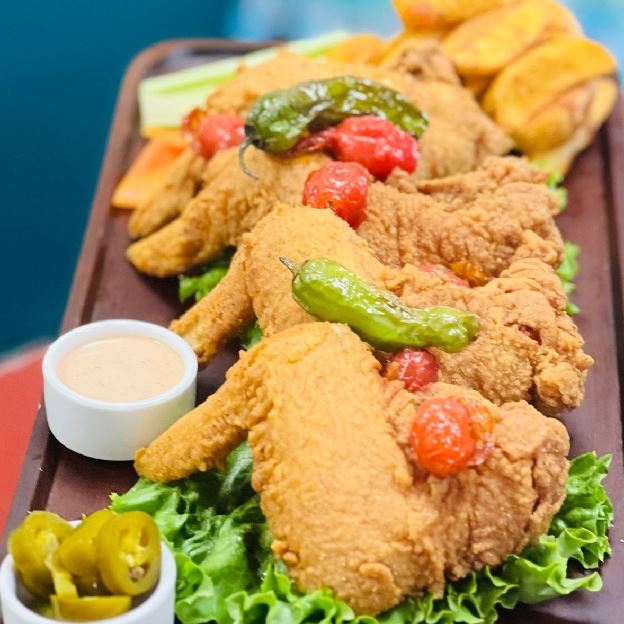 Best 4 Crispy whole Chicken Wings in Arlington, TX