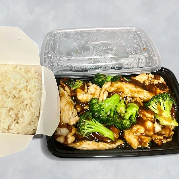 Best Chicken w. Broccoli in Albertville, MN