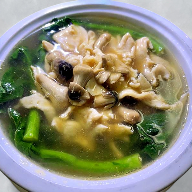 Best 鸡球汤面 Noodles w. Chicken in Elmhurst, NY