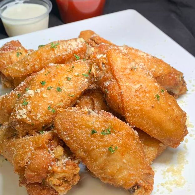 Best Chicken Wing (8pcs) in Orange, CT